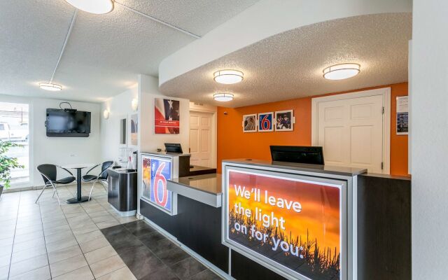 Motel 6 Butte, MT - Historic City Center