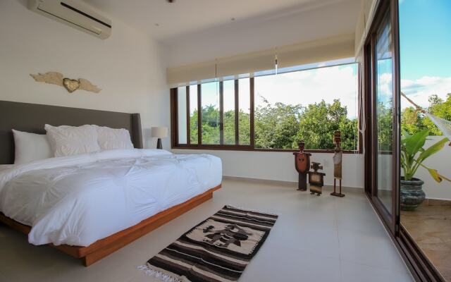 Luxury House Steps Away from Akumal Beach by Olahola