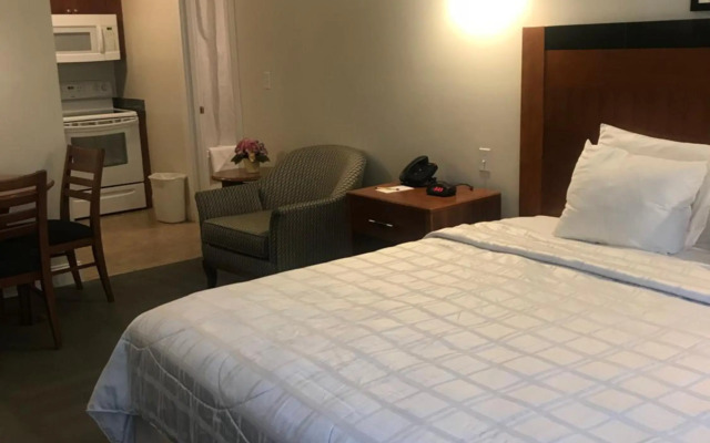 Crescent Suites Hotel