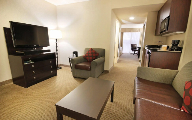 Sawgrass Grand Hotel and Suites Sports Complex