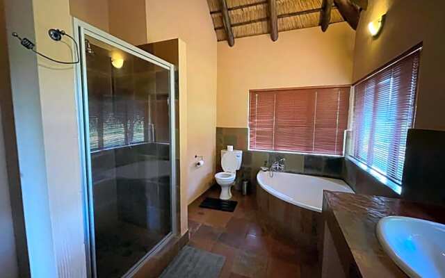 Sondela Nature Reserve & Spa - Moselesele Tent Camp