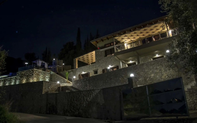 Luxurious Villa Kastro