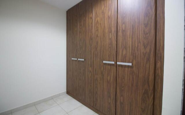 Executive Bay Tower B