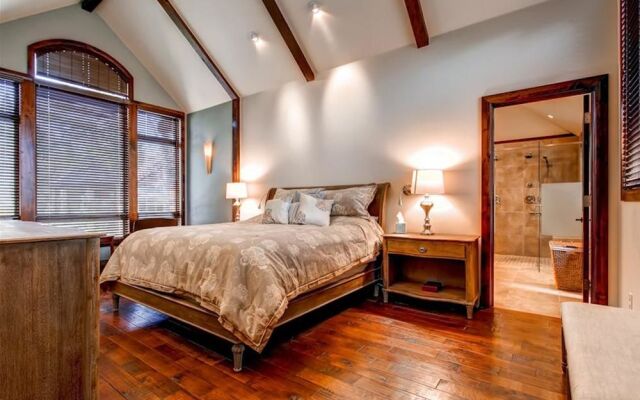 Cawha Outlook Chalet