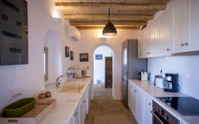 Baroness in Mykonos With 5 Bedrooms and 4 5 Bathrooms