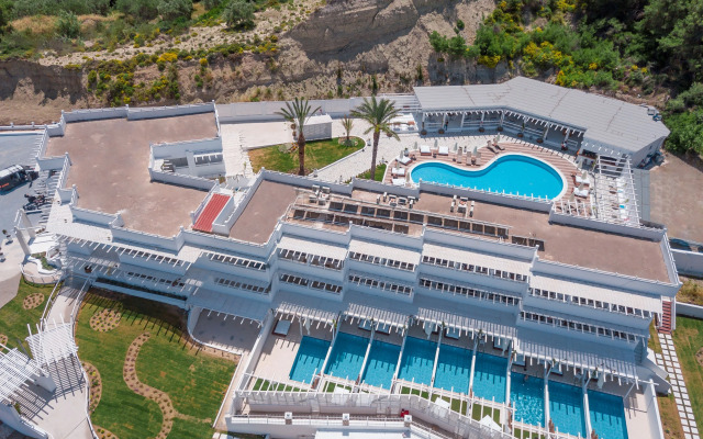 Aloe Hotel