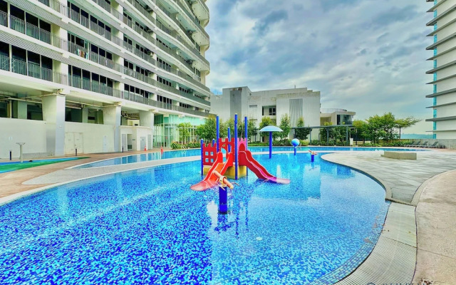 Encorp Marina Puteri Harbour by Stayrene