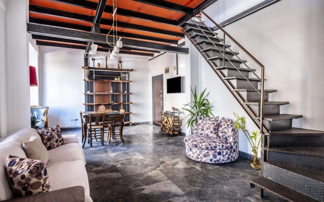Authentic Flat With Excellent Location in Beyoglu