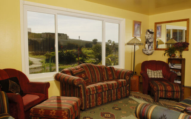 HI Point Montara Lighthouse Hostel