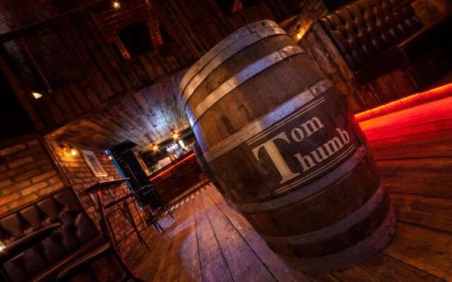Tom Thumb Apartments