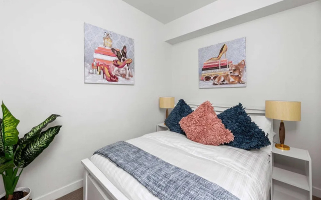 A Cozy & Comfy 2BR Apt Near Victoria Market – Guest Rooms – Melbourne