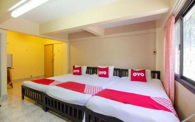 OYO 75372 Flight Hut Hotel