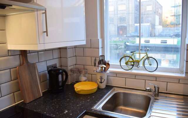 1 Bedroom Flat Near Broadway Market