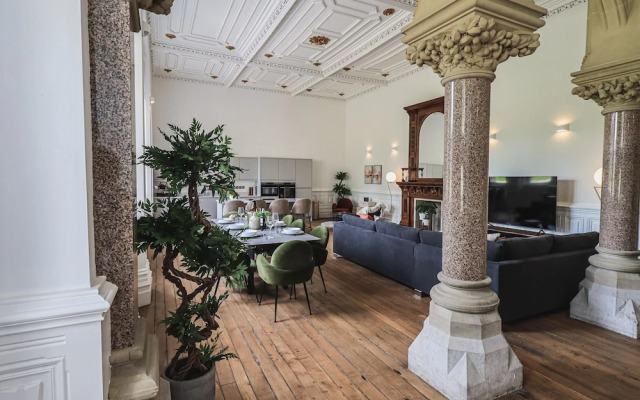 The Wilfred Suite Stone Cross Mansion