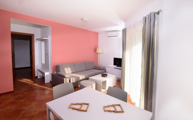 Plavo Nebo Oleander Apartments