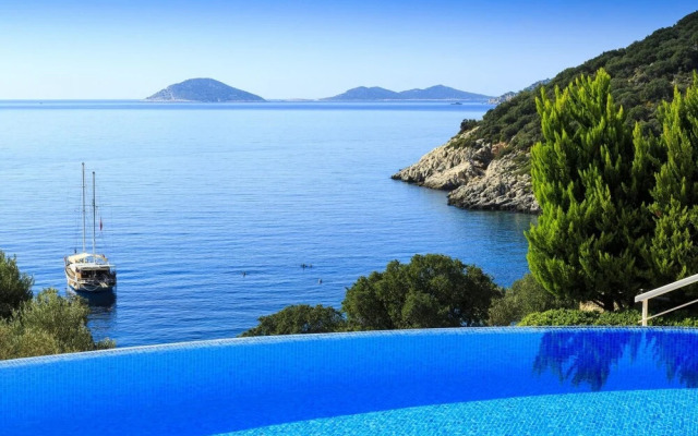 Korsan Guney In Kalkan Belediyesi