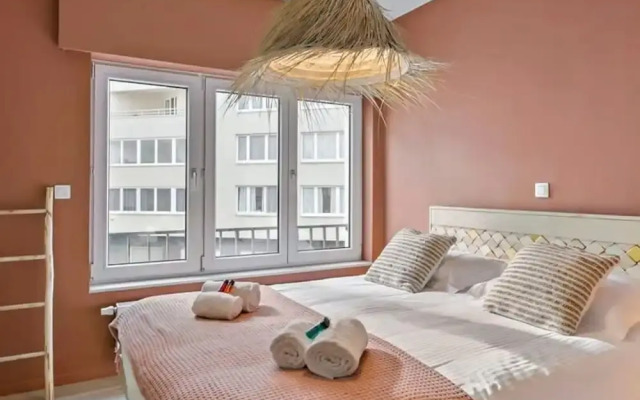 Stylishly Refurbished Apartment With sea View
