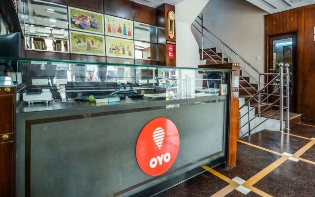 OYO 18484 Hotel Ratnawali