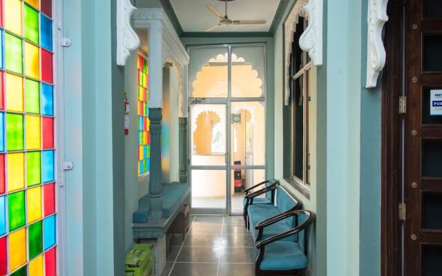 OYO 14119 Hotel Manwar