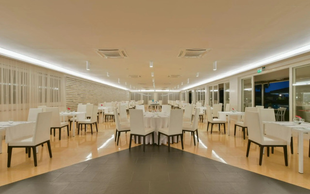 Heracles Village Hotel