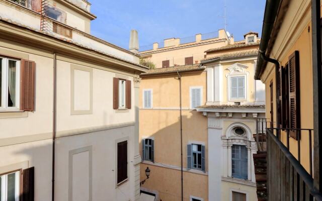 Spanish Steps Modern Apartment Balcony