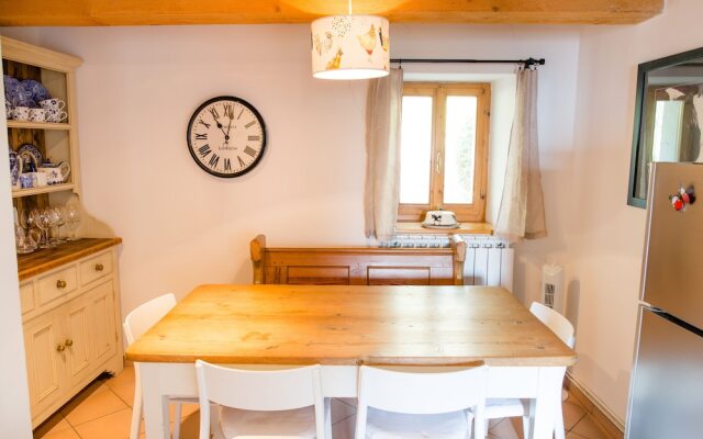Home set in Olive Grove With Stunning Views