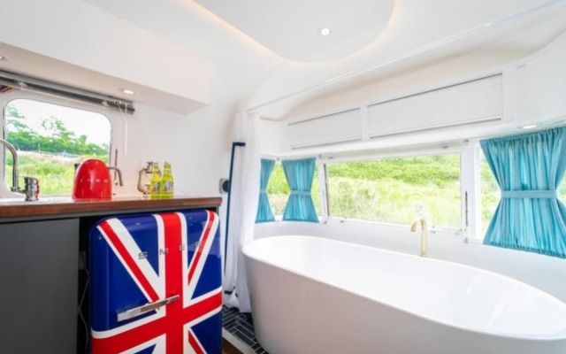 Pohang Glampingaen and Caravan Pension