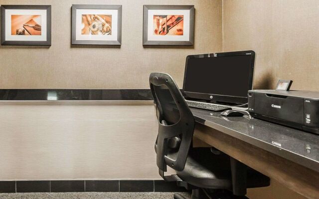 Spark by Hilton Denver East I 70