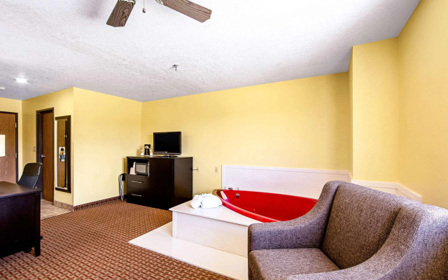 Rodeway Inn & Suites