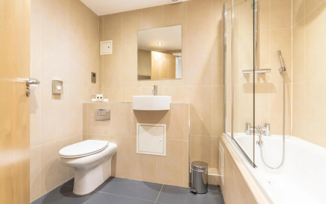 Waterside Hotel & Leisure Club