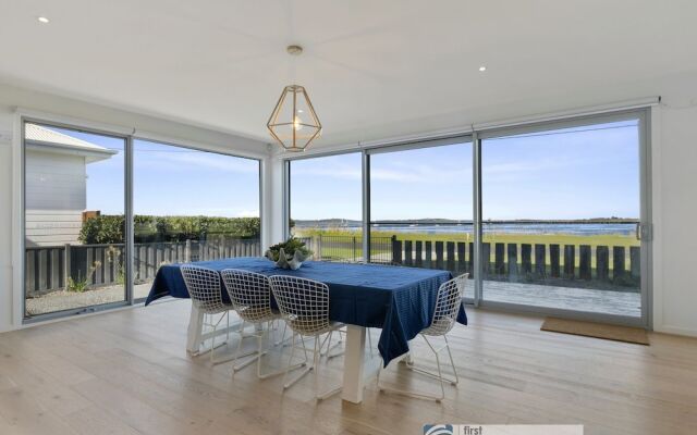 Pukeko Beach House