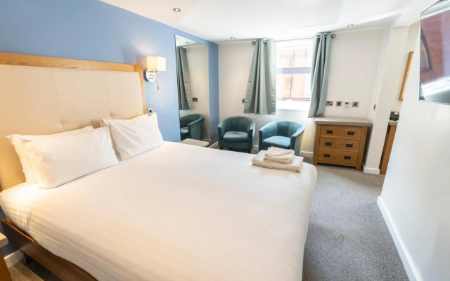 Waterside Hotel & Leisure Club