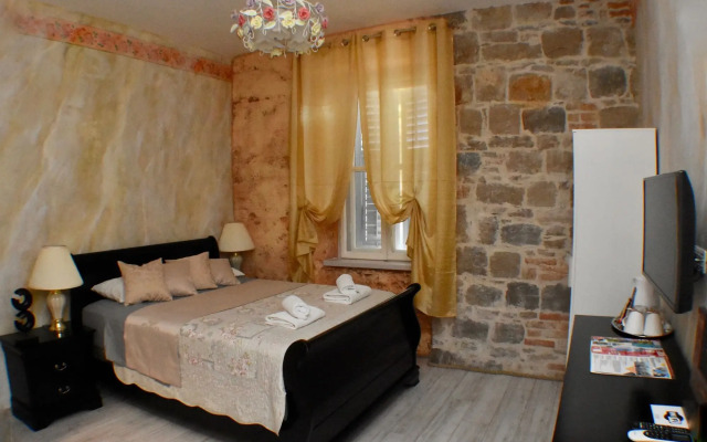 PIETRA ROSSA Luxury Rooms