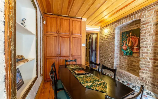Historic House near Popular Landmarks in Balat