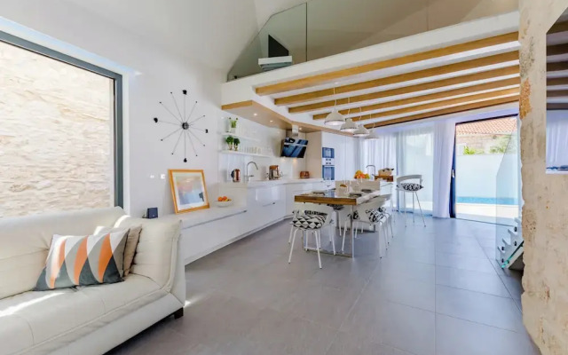 Villa Stone Pearl