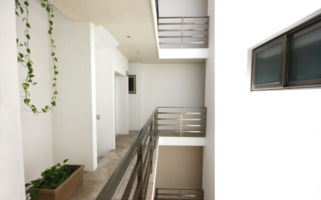 Menesse Apartment 25 26-04 by iMexico