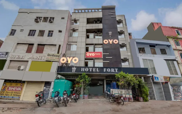 OYO Flagship 42717 Hotel Fort
