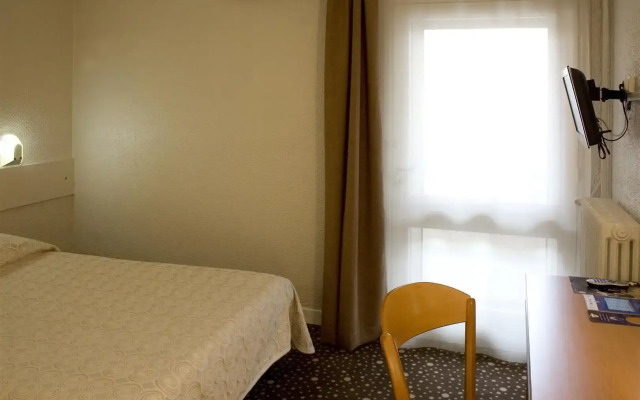 Ours Blanc - Place Victor Hugo