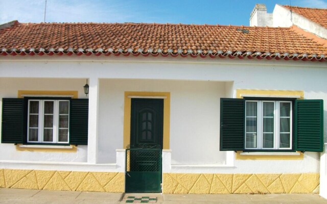 House with One Bedroom in Santarém, with Pool Access, Furnished Terrace And Wifi