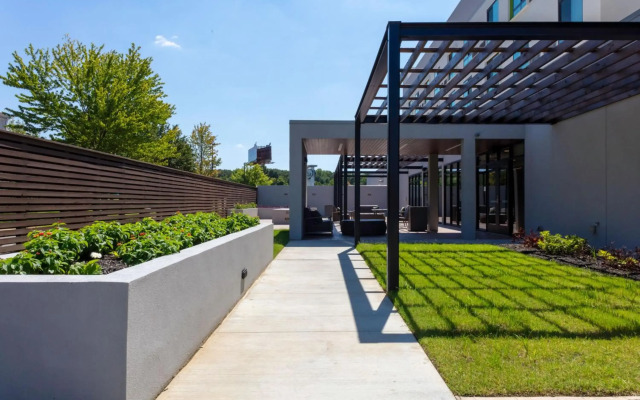 Courtyard by Marriott Memphis East/Galleria