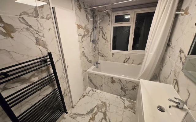 SnoozeDen Chalvey – Free Parking, Near M4 J6