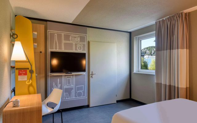 ibis Zurich City West - Image 6