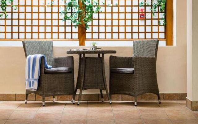Beachlands Hotel