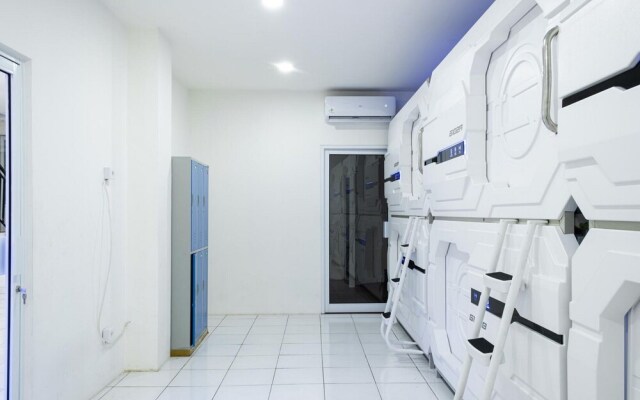 My Capsule Hotel by RedDoorz