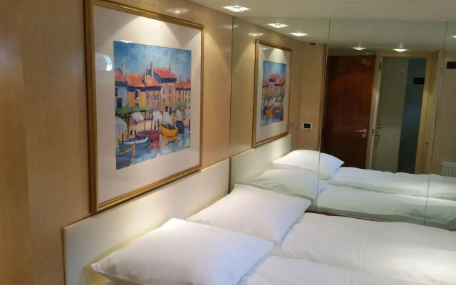 Christina Onassis Yachthotel