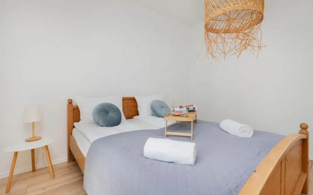 Retro Style Apartment by Renters