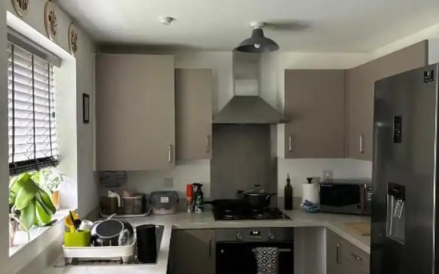 Room in Lenton with free parking