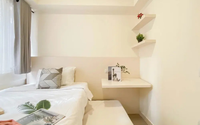 Modern White Accent 2Br Apartment Meikarta