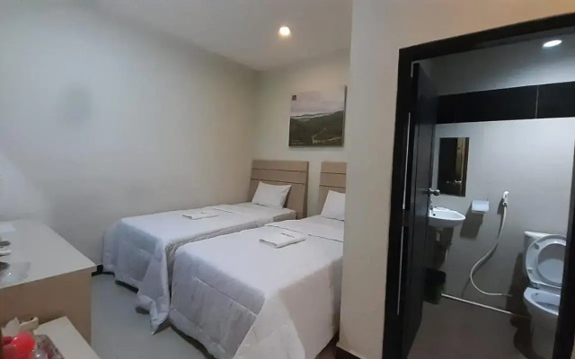 Galaxy Inn Hotel Baubau