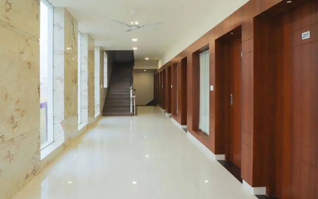 OYO 16768 Hotel Lotus Grand